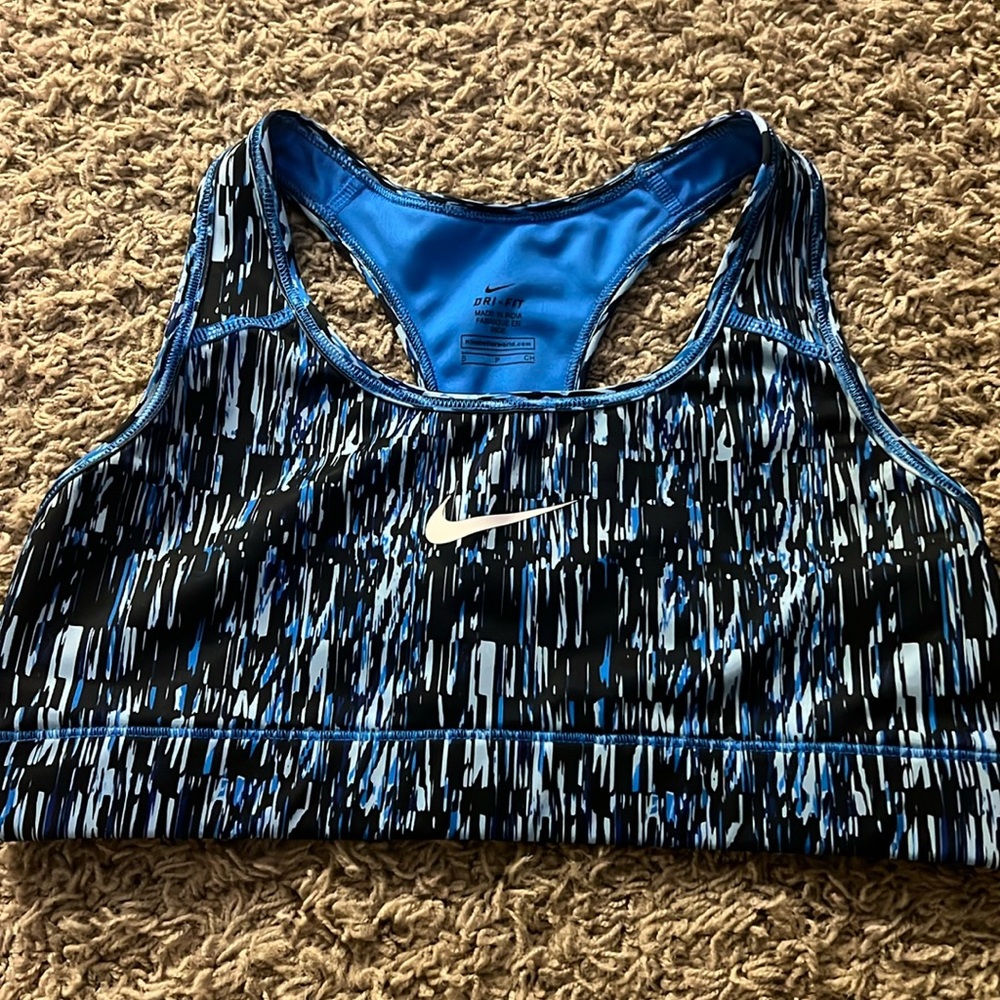 New Women’s Nike Sports Bra